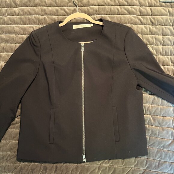 Simons Navy Blazer Fully Lined with Shoulder Pads and Zipper Closure Size 12 - Picture 2 of 7